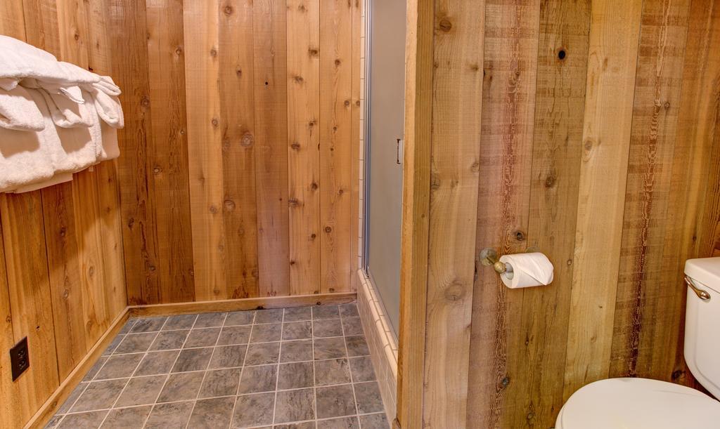 17B Tylers Timber Lodge Wawona Exterior photo